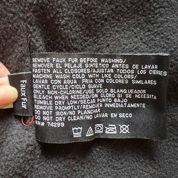 NWT - Canada Weather Gear black sleeveless hooded vest - Picture 6 of 9